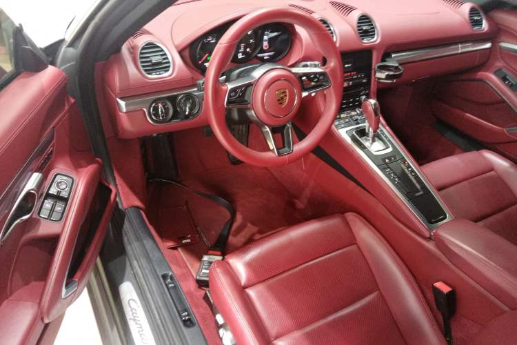 Used Porsche 718 2020 Cayman 2.0T
