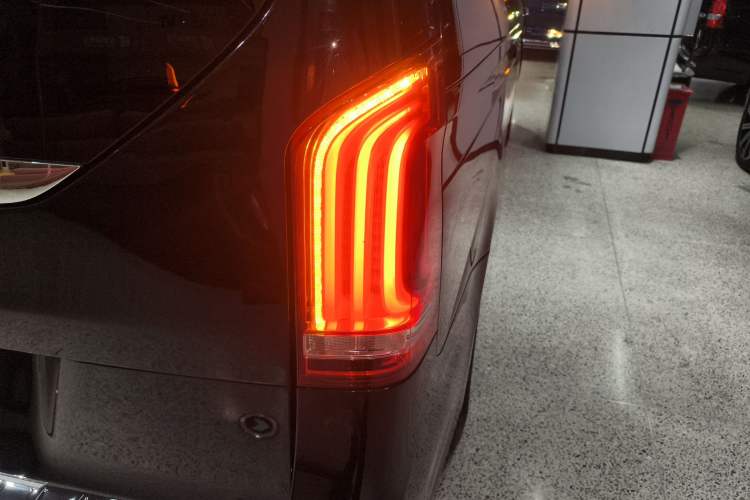 Used Mercedes-Benz V-Class 2020 V 260 L Long-wheelbase Luxury Edition