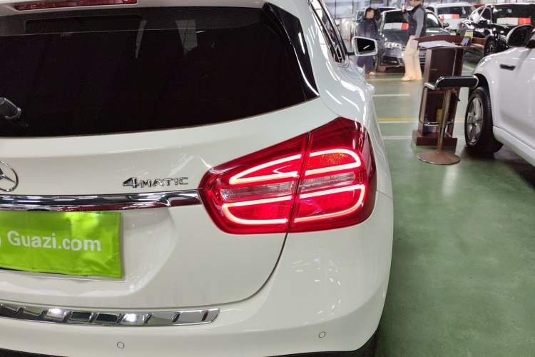 Used Mercedes-Benz GLA 2015 GLA 220 4MATIC Luxury Model
