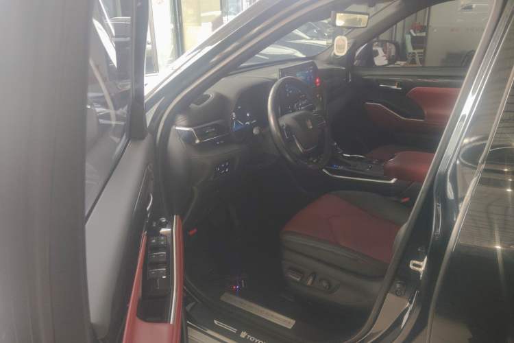 Used Toyota Crown Land Cruiser 2021 2.5L HEV Four-Wheel Drive Flagship Edition
