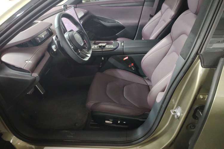 Used  SU7 2024 Four-Wheel Drive Ultra-Long Range Advanced Intelligent Driving Max Edition
