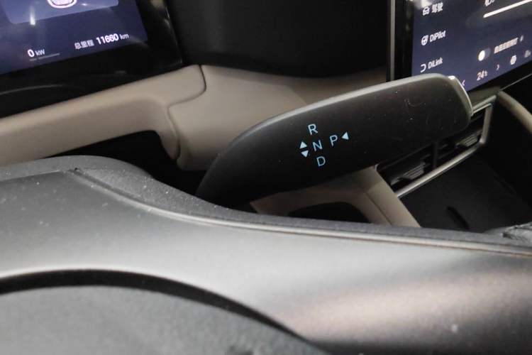 Used BYD Yuan UP 2025 Intelligent Driving Version 401 km Leading Edition