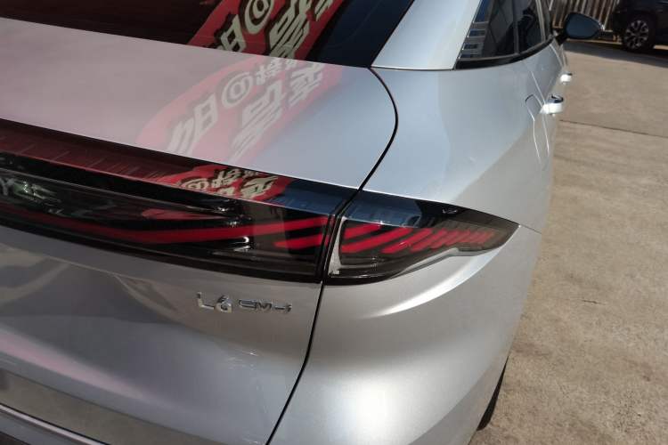 Used  L6 2025 EM-i 140km Starship Edition
