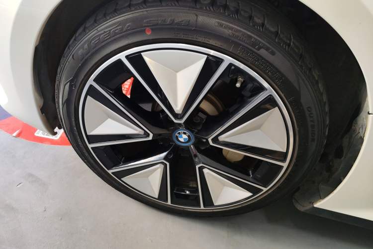 Used BMW i3 2022 eDrive 35 L
