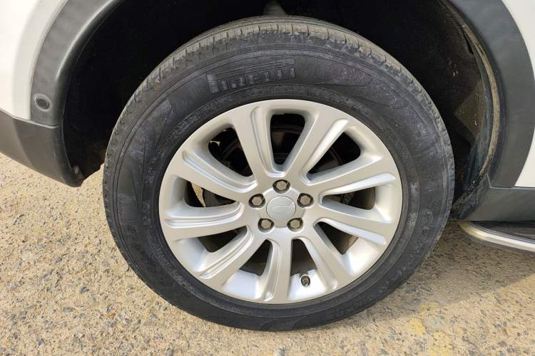 Used Land Rover Discovery Sport 2018 240 PS SE Version