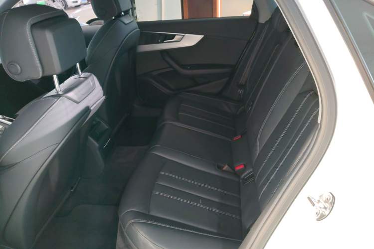 Used Audi A4L 2022 40 TFSI Fashion Dynamic Model
