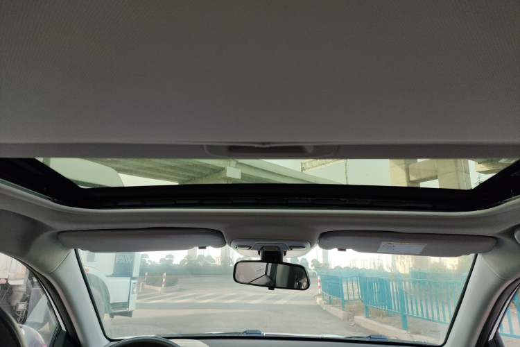 Used Geely Auto Vision 2019 Upgraded Model 1.5L Manual Luxury Version China VI Standard
