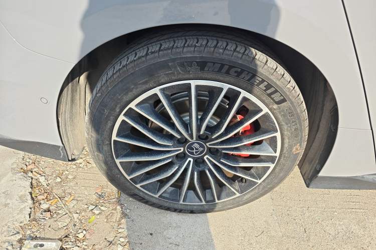 Used BYD Han 2025 EV with 701 km of Laser Radar-Enabled Intelligent Driving