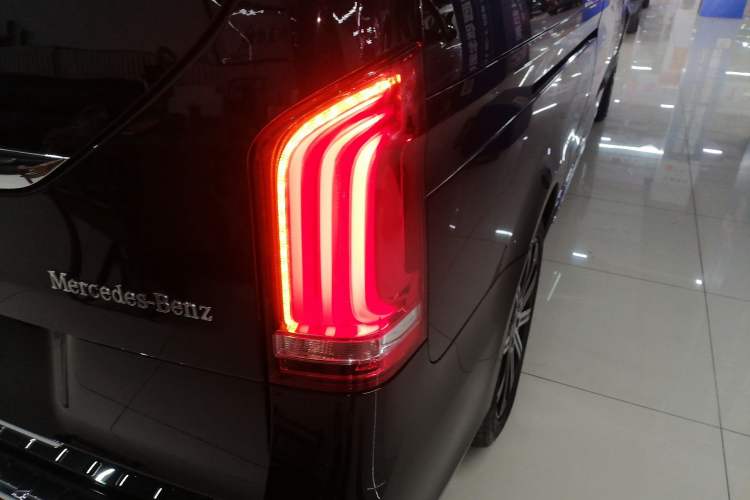 Used Mercedes-Benz V-Class 2022 V 260 L Long-wheelbase Luxury Edition
