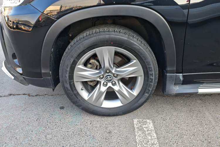 Used Toyota Highlander 2018 2.0T Four-Wheel Drive Luxury Version 7 Seats China VI Standard
