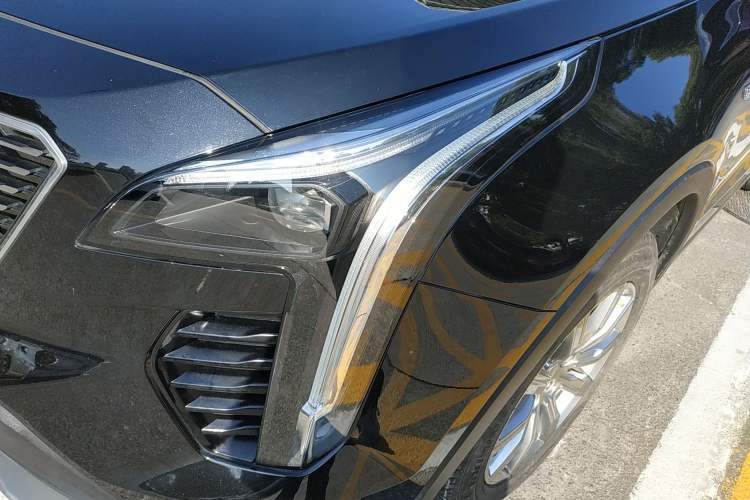 Used Cadillac XT4 2018 28T Two-Wheel Drive Leading Version
