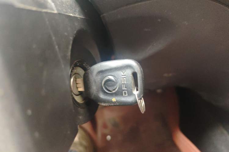 Used Dongfeng Fengon 330 2014 1.5L Manual Utility Version DK15