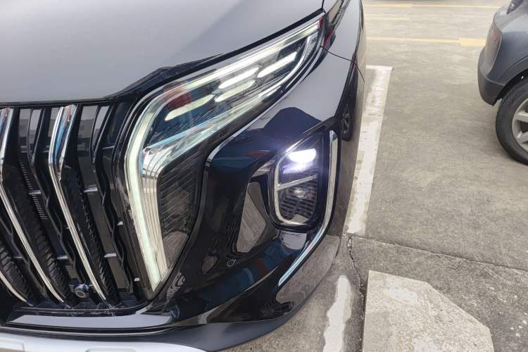 Used Hongqi HS7 PHEV 2024 2.0T PHEV Four-Wheel Drive Flagship Edition 6 Seats