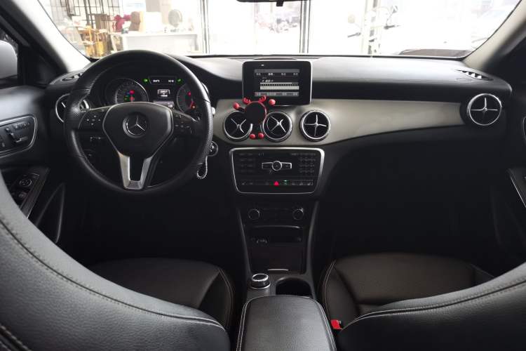 Used Mercedes-Benz GLA 2015 GLA 220 4MATIC Fashion Model