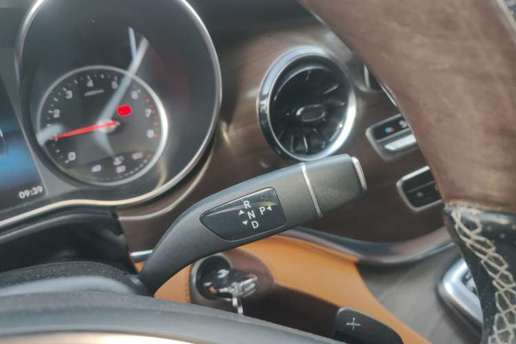 Used Mercedes-Benz V-Class 2020 V 260 Avantgarde Edition
