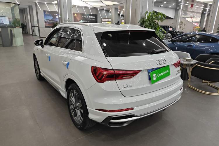 Used Audi Q3 2022 40 TFSI Fashion Dynamic Model
