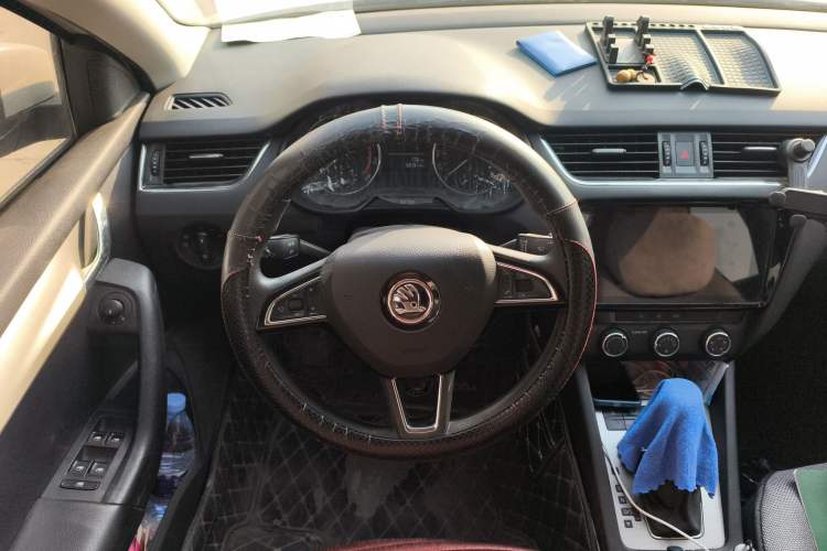 Used Skoda Octavia 2019 1.5L Automatic SmartDrive Comfort Edition China VI Standard