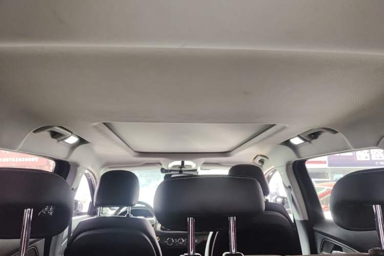 Used  Lingyun 2020 1.6T Two-Wheel Drive Star Edition
