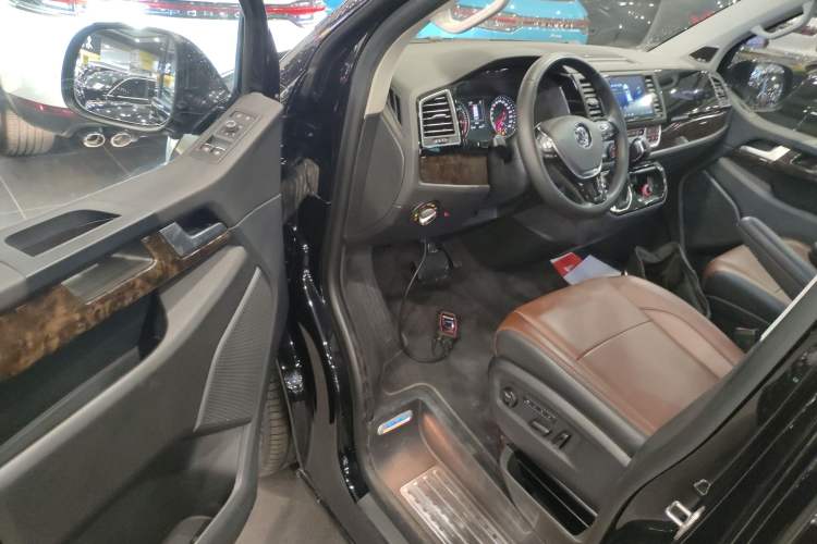 Used Volkswagen Multivan 2018 2.0 TSI 4x4 Prestige Edition 7-Seater
