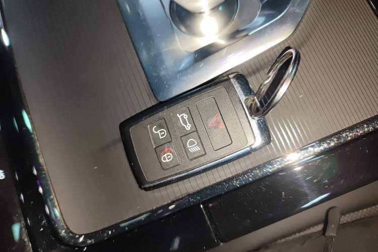 Used Land Rover Range Rover Evoque 2020 249 PS R-DYNAMIC S Sport Edition
