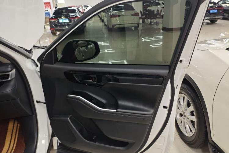 Used Toyota Highlander 2024 2.5L Smart Electric Hybrid Dual-Motor Two-Wheel-Drive Elite Edition 5 Seats
