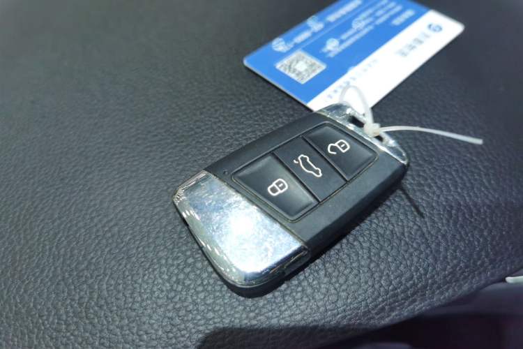 Used Volkswagen Magotan 2023 2 Million Units Limited Edition 330TSI DSG Leading Version
