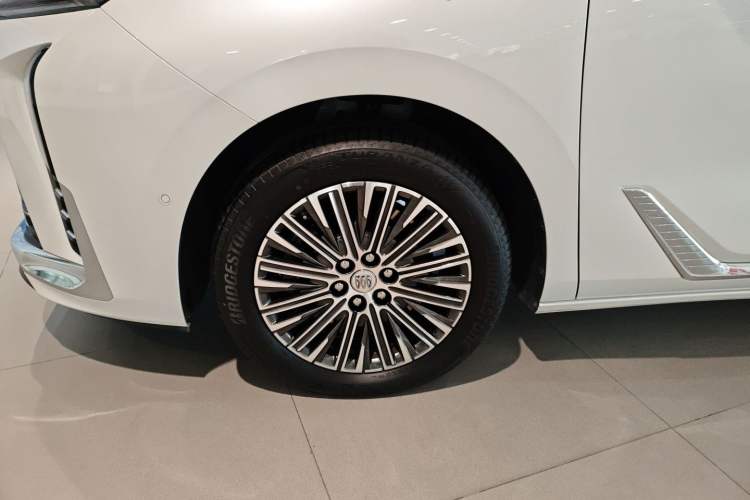 Used Buick GL8 New Energy 2024 Lu Zun Luxury Edition 7-Seater
