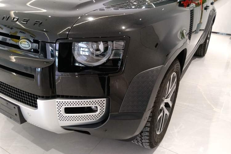 Used Land Rover Defender 2024 110 3.0T P400 Dark Edition
