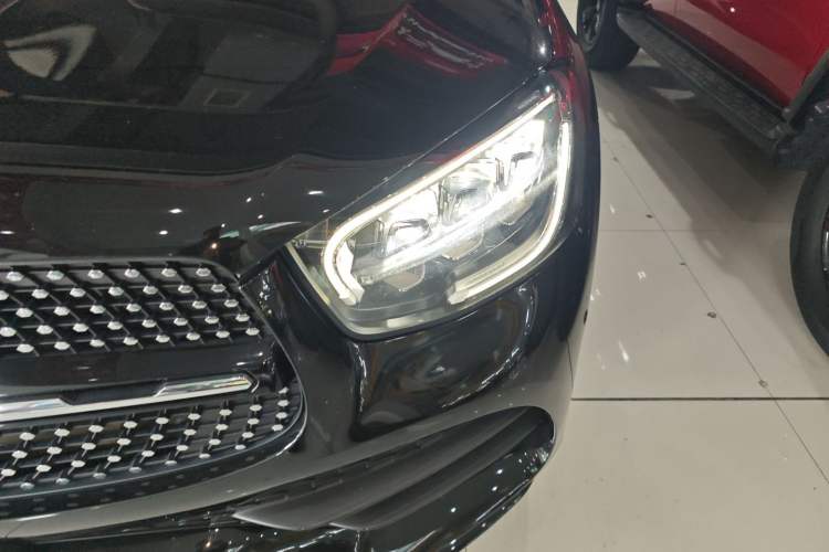 Used Mercedes-Benz GLC Coupe 2021 GLC 260 4MATIC Coupe SUV
