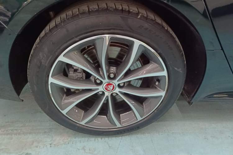 Used Jaguar XFL 2019 XFL 2.0T 250 PS Two-Wheel-Drive Luxury Edition
