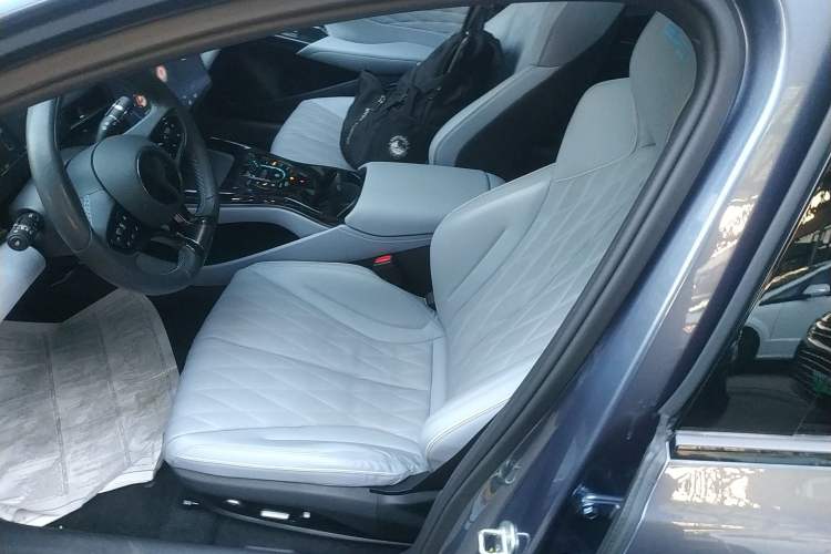 Used BYD Seal 2022 650 km All-Wheel-Drive Performance Version
