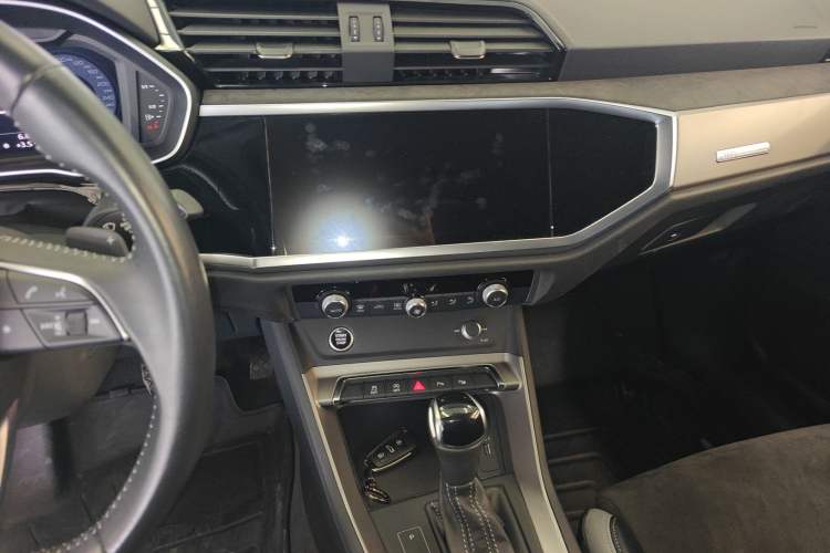 Used Audi Q3 2021 35 TFSI Fashion Dynamic Model