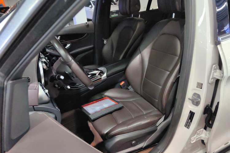 Used Mercedes-Benz GLC 2019 Facelift GLC 260 L 4MATIC Luxury Model
