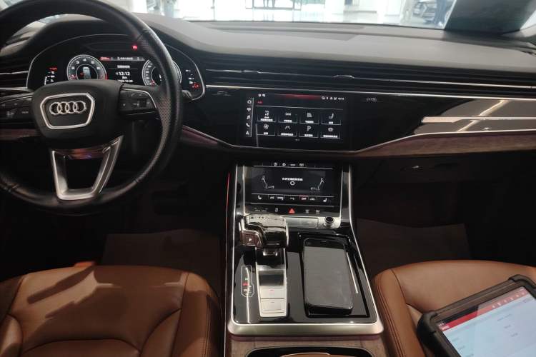 Used Audi Q7 2021 45 TFSI quattro S line Sport model
