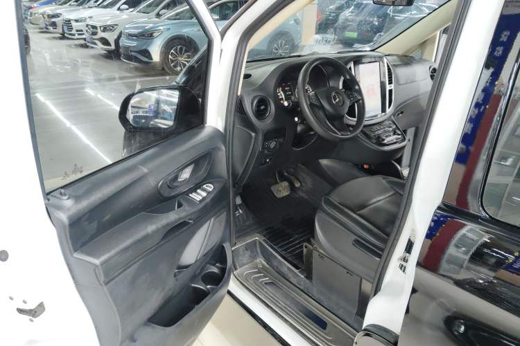 Used Mercedes-Benz Vito 2018 2.0T Elite Version 7 Seats China VI Emission Standard