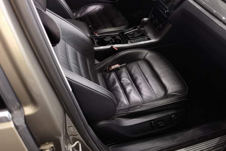 Used Volkswagen Passat 2017 330TSI DSG Luxury Edition
