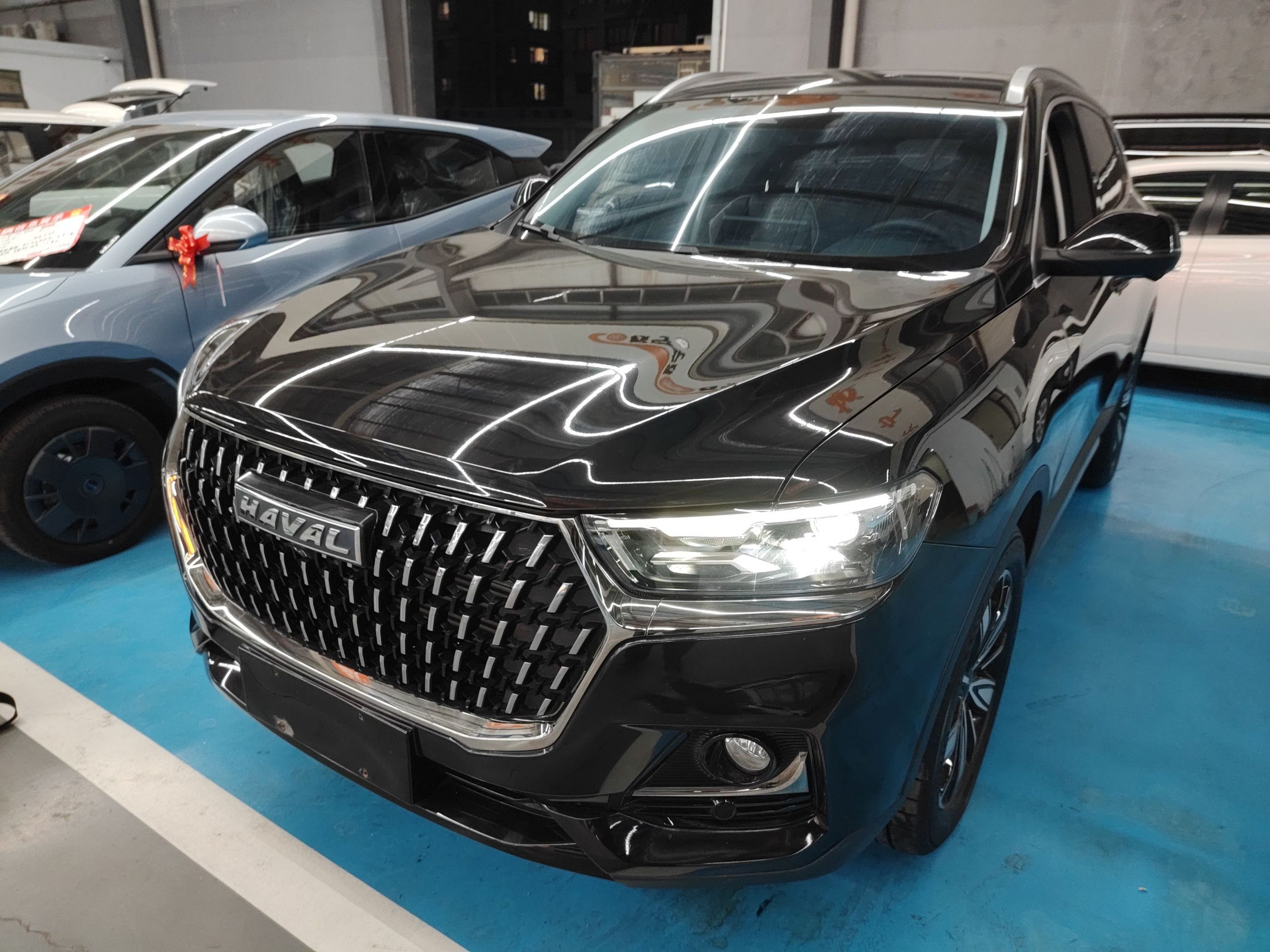 Под передней частью автомобиля