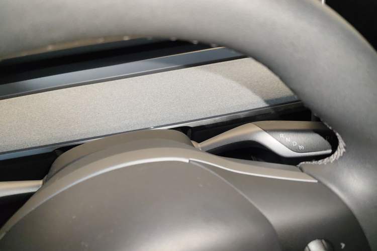 Used Tesla Model Y 2023 Long-Range All-Wheel-Drive Version
