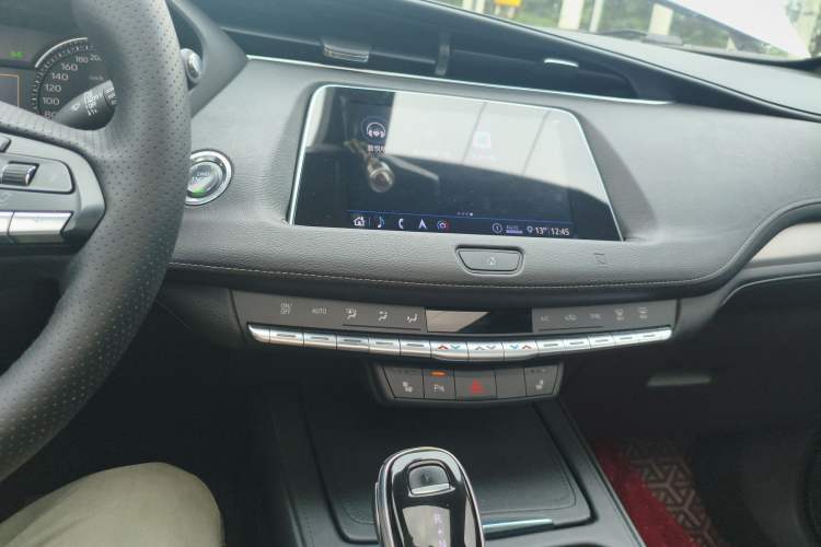 Used Cadillac XT4 2020 28T Two-Wheel-Drive Leading Version
