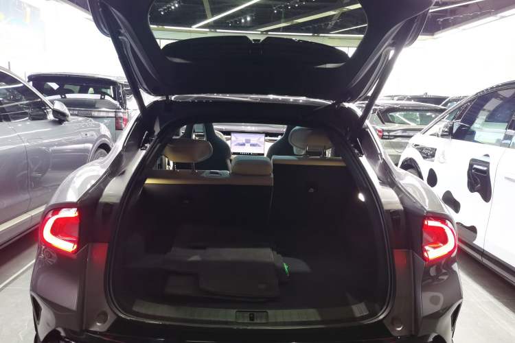 Used  YU7 2025 Ultra-Long Range High-Performance All-Wheel-Drive Max Edition