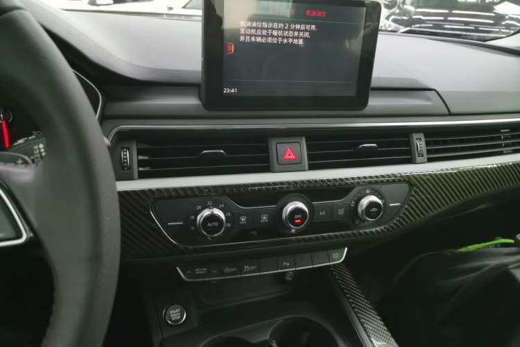 Used Audi A4L 2018 30th Anniversary Edition 40 TFSI Trendy Model
