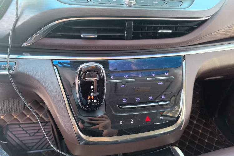 Used Buick GL8 2021 Land Cruiser Executive Class 652T Luxury Model
