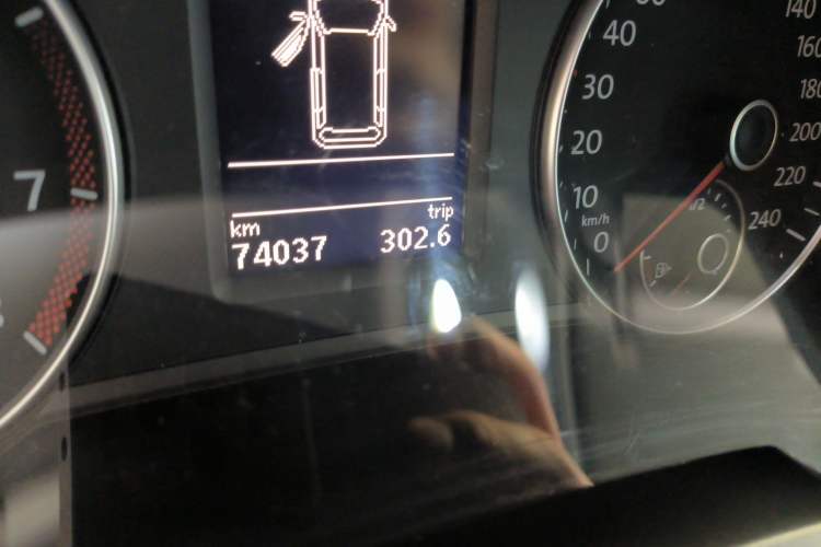 Used Volkswagen Sharan 2013 1.8TSI Standard Model
