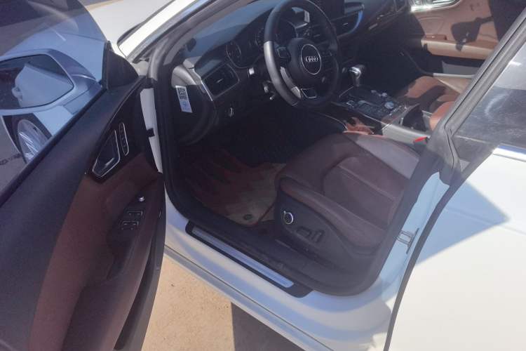 Used Audi A7 2013 50 TFSI quattro Comfort trim
