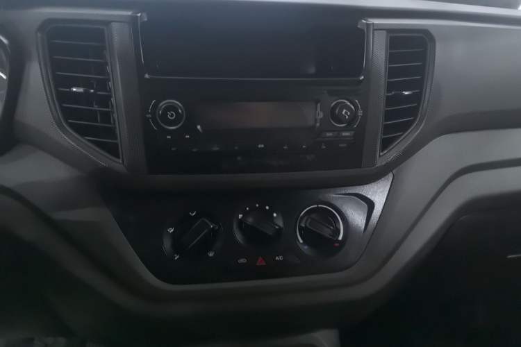 Used Wuling Hongguang V 2022 1.5L Jingqu Edition Electric-Assist LAR
