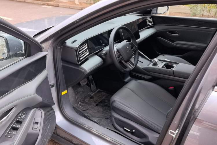 Used BYD Qin L 2024 DM-i 120KM Beyond Model
