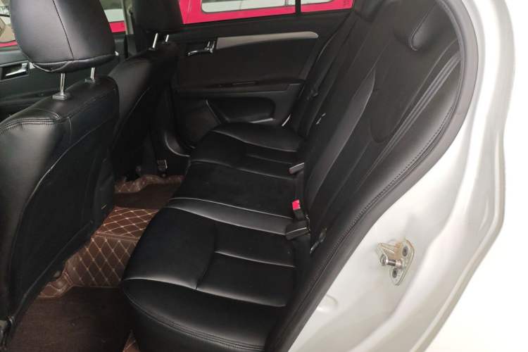 Used Roewe 350 2015 1.5L Automatic Luxury Sunroof Edition
