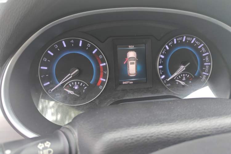 Used Haval H2 2018 1.5T Dual-Clutch Two-Wheel Drive Fashion Model China VI Standard
