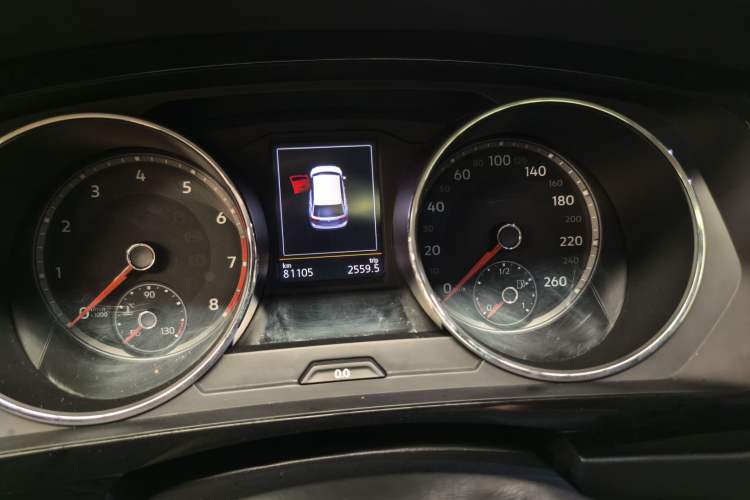 Used Volkswagen Tiguan L 2019 330TSI Automatic Two-Wheel Drive Smart Luxury Version China VI Standard
