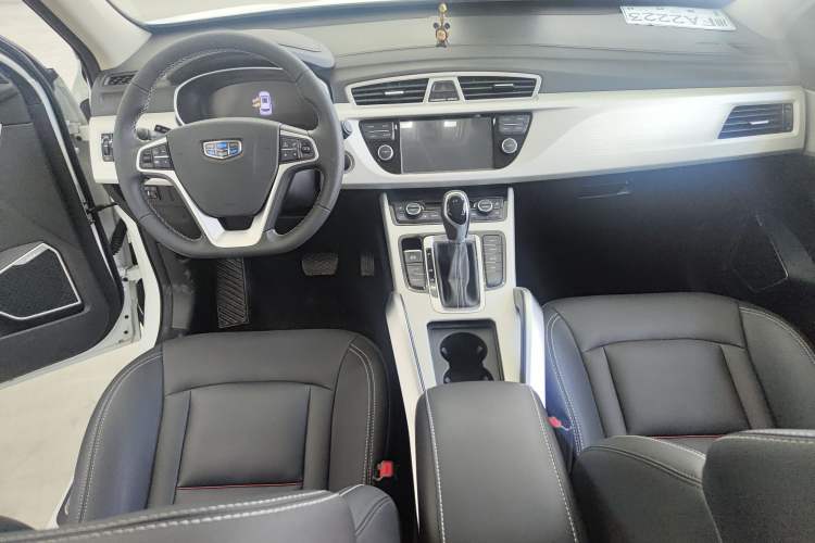 Used Geely Auto Emgrand X7 Sport 2018 1.8TD Automatic Two-Wheel Drive Smart Connect 4G Internet Edition
